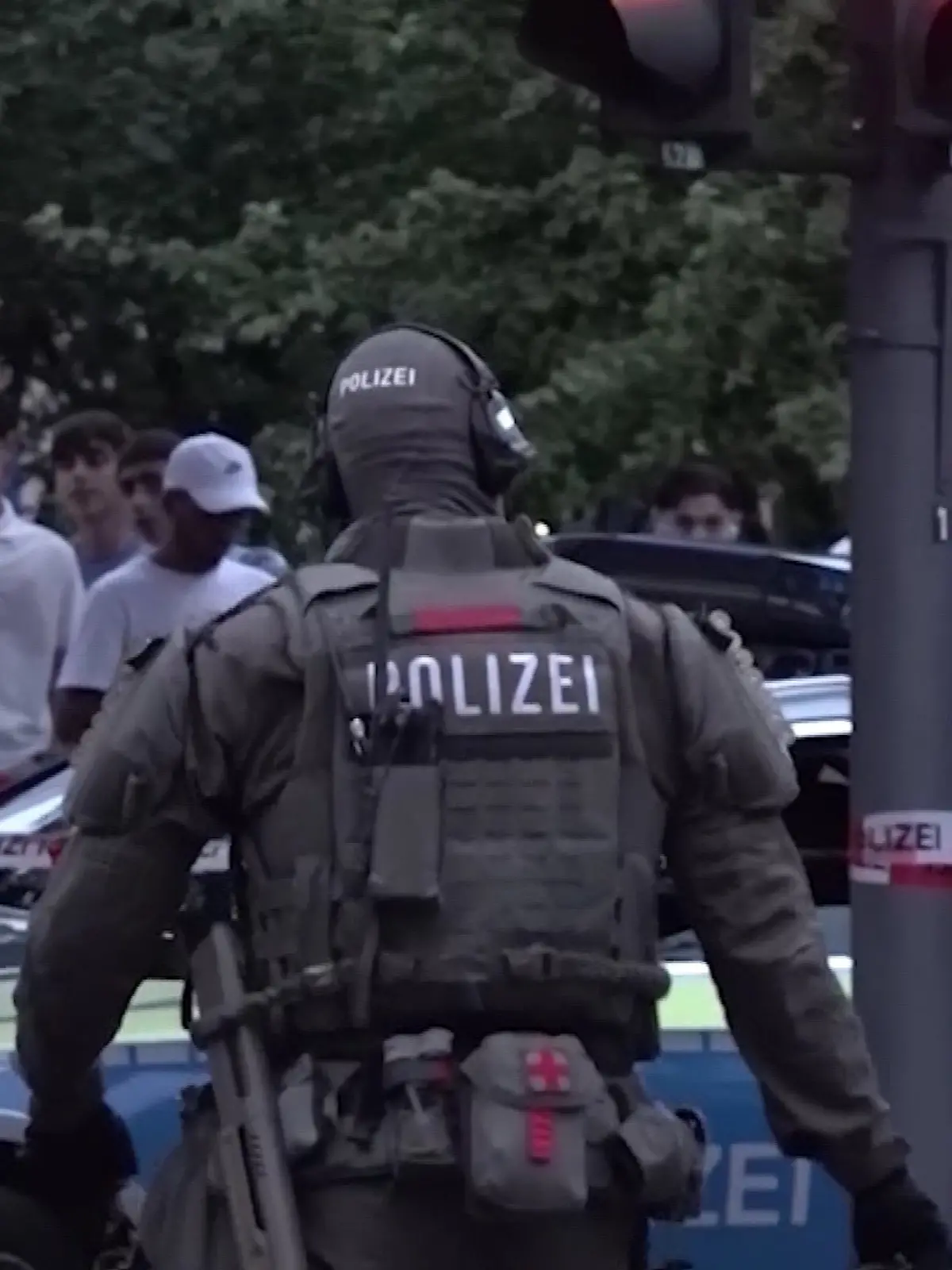 Bild zu: "Mann nimmt eigene Mutter als Geisel - droht mit Granaten"
