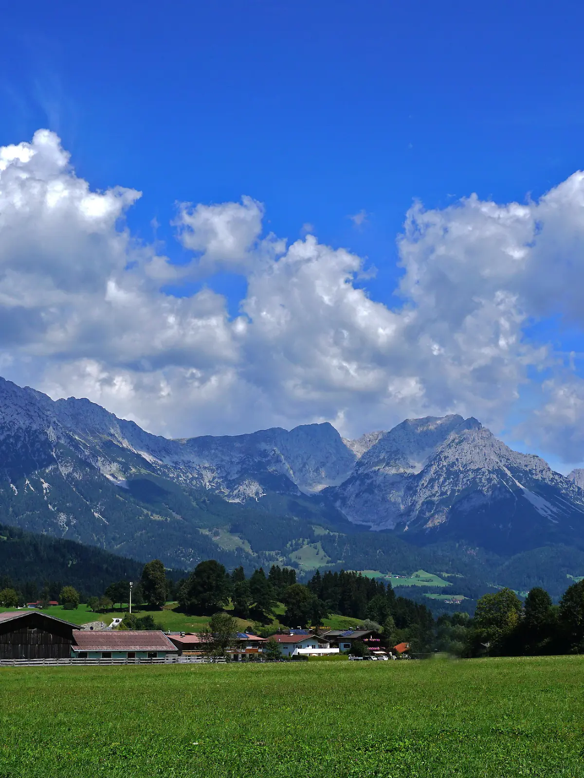 Wilden Kaiser in  Tirol; Blick zu den Bergen Scheffauer, Sonneck, Treffauer und Tuxeck; Wilder Kaiser; Austria; Tyrol; view of the Scheffauer, Sonneck, Treffauer and Tuxeck;