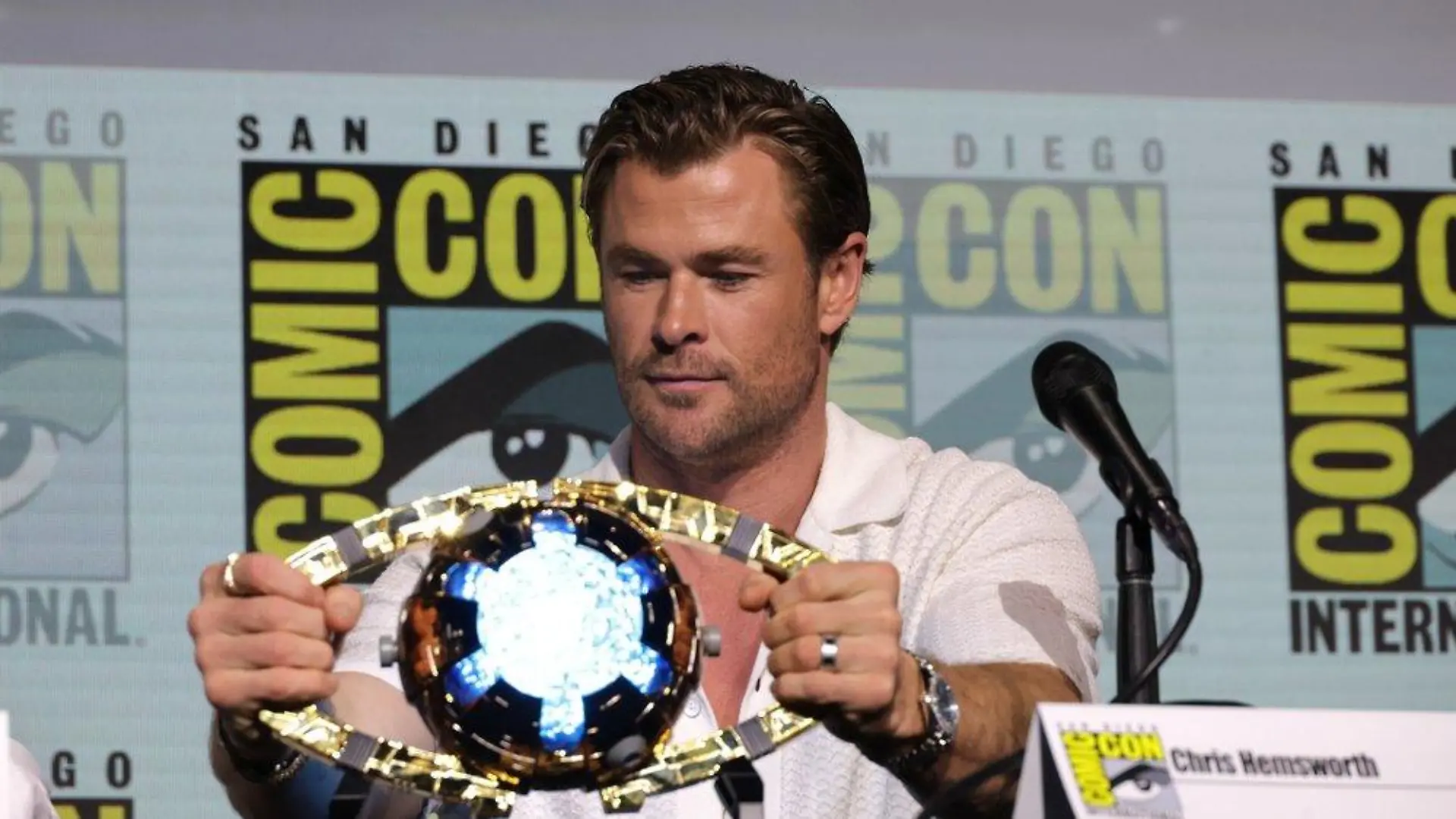 Comic Con: Chris Hemsworth enthüllt neuen "Transformers One"-Trailer