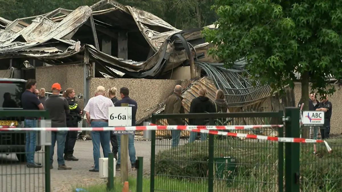 Der Stall ist nach dem Brand vollständig zerstört.