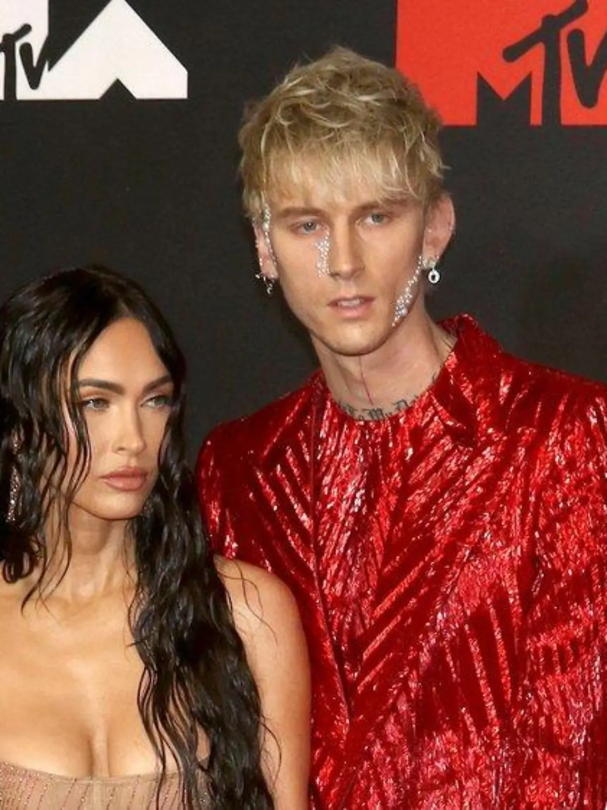 Was wollen sie damit sagen? Megan Fox schwanger in MGKs Musikvideo