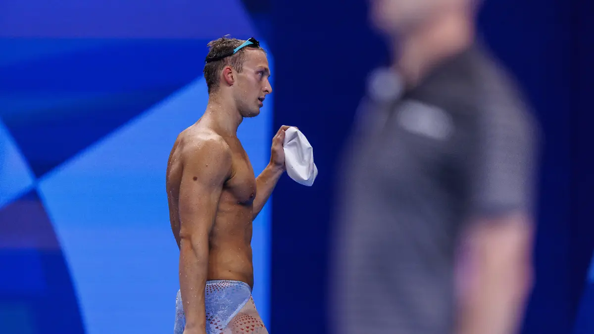 Antonio Djakovic verlässt enttäuscht das Becken.