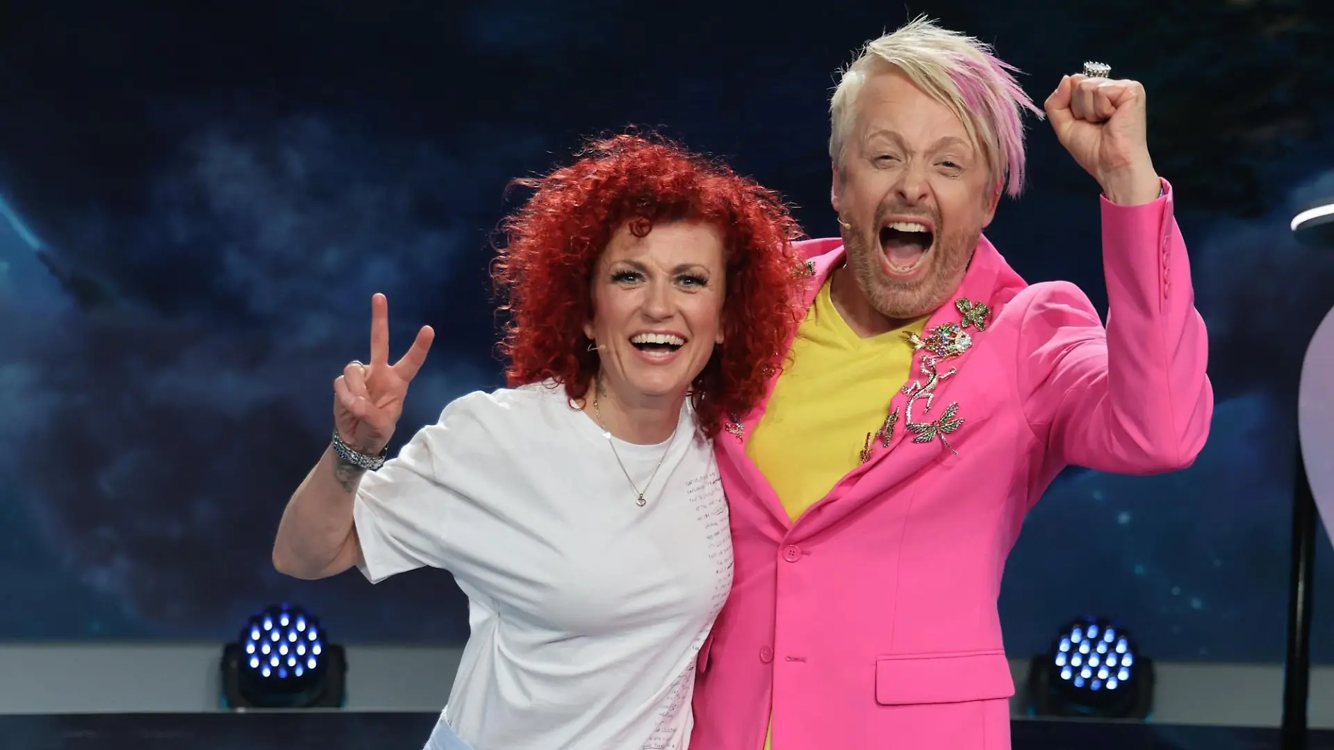 So sehen Sieger aus! Lucy Diakovska und Ross Antony jubeln!