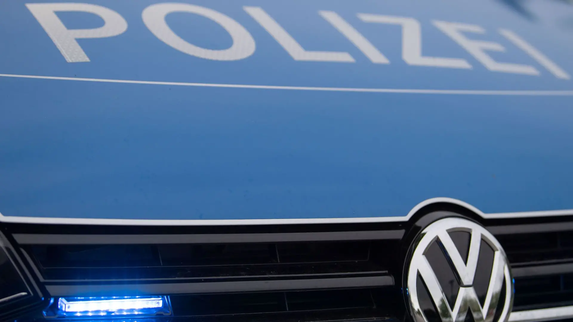 Polizisten fanden in der Wohnung des Mannes unter anderem eine Harpune, wie es hieß. (Symbolbild)