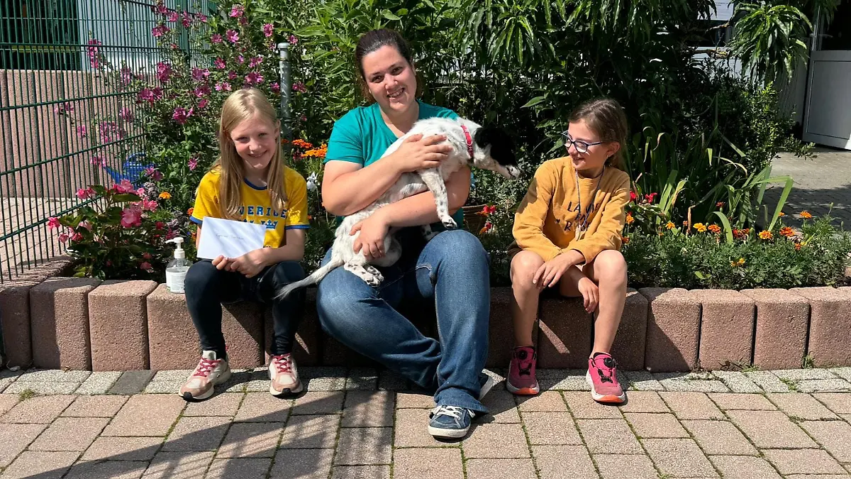 Ida-Marta (9) spendet Geburtstagsgeld dem Tierschutz 