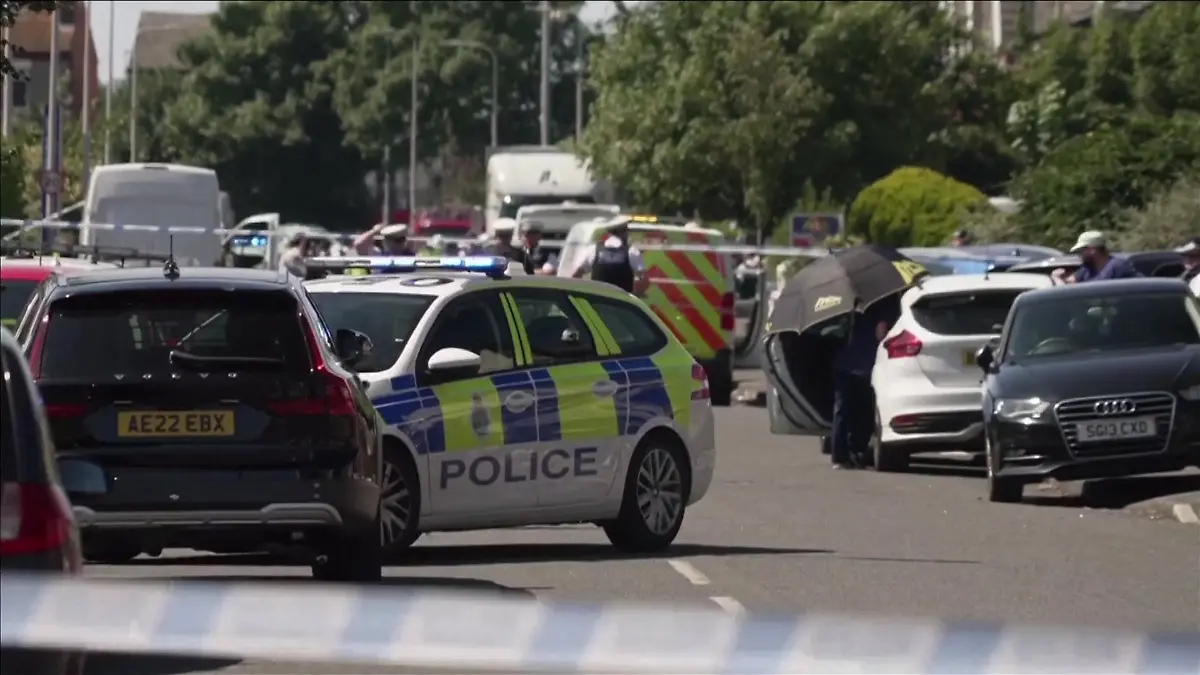 In der englischen Stadt Southport hat ein Mann mutmaßlich acht Menschen mit einem Messer verletzt, darunter auch Kinder. 
