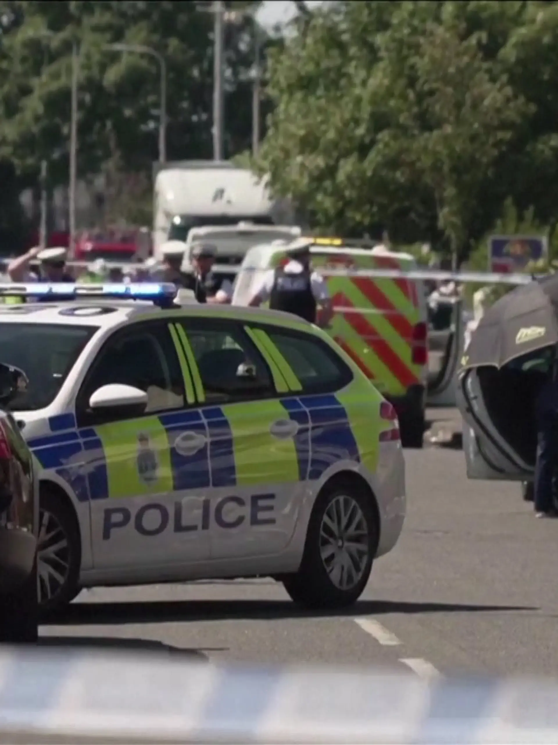 In der englischen Stadt Southport hat ein Mann mutmaßlich acht Menschen mit einem Messer verletzt, darunter auch Kinder. 