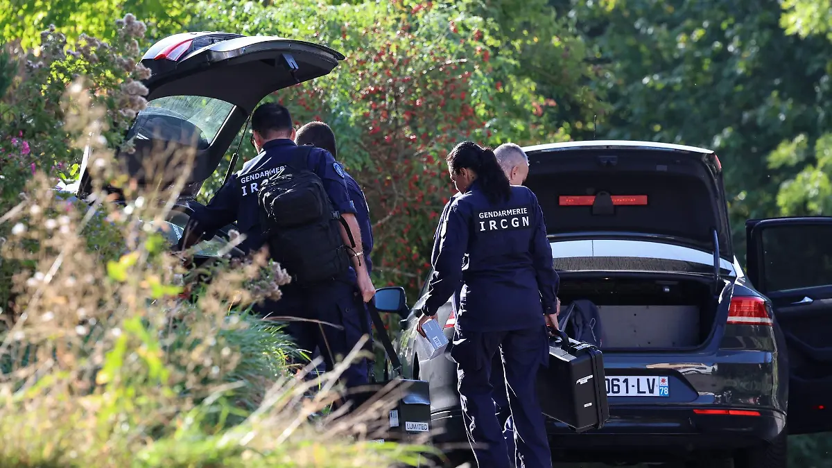 In einem Auto fanden Ermittler laut der Staatsanwaltschaft DNA-Spuren der Jugendlichen. (Archivbild)