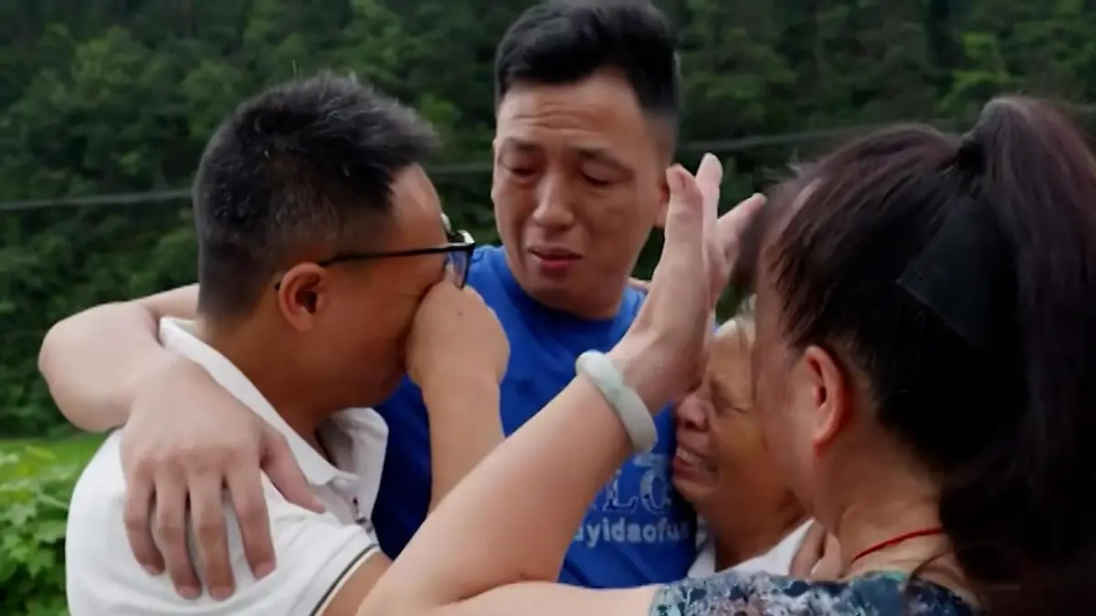 Nach 28 Jahren sehen sich Brüder endlich wieder Von Menschenhändlern entführt!