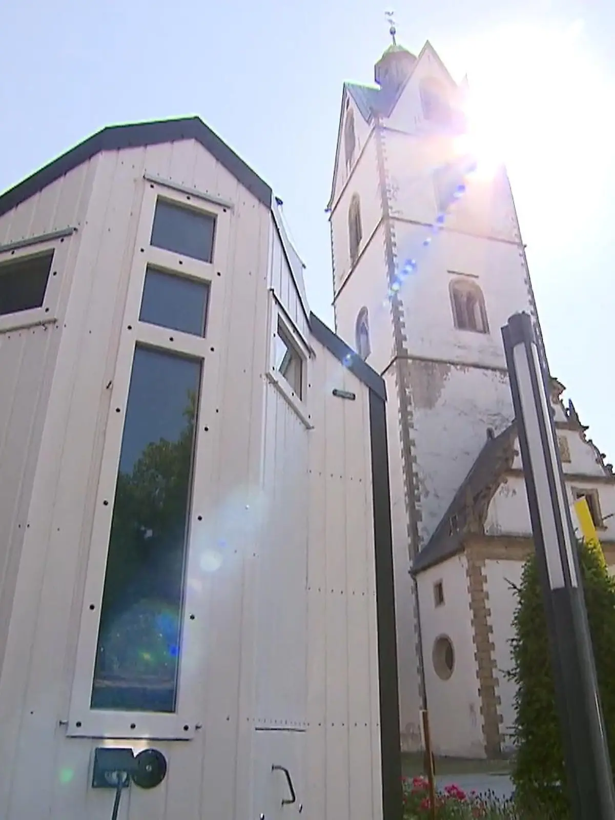 Bild zu: "Kleine Kirche mit großem Auftritt"