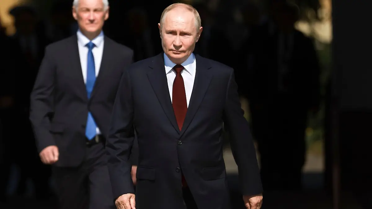 Vor allem mit Geld will Kremlchef Wladimir Putin mehr Freiwillige für seinen Angriffskrieg gegen die Ukraine gewinnen, um auf eine neue Zwangsrekrutierung im Zuge einer weiteren Mobilmachung zu verzichten. (Archivbild)