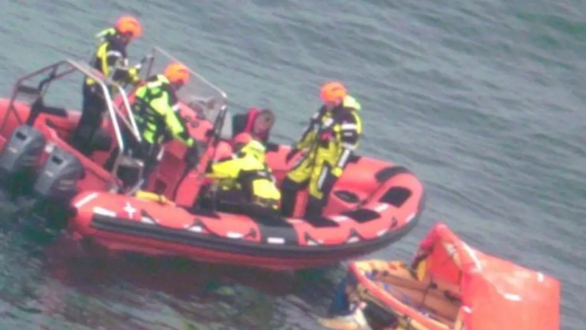 Ein Rettungsboot im Atlantik.