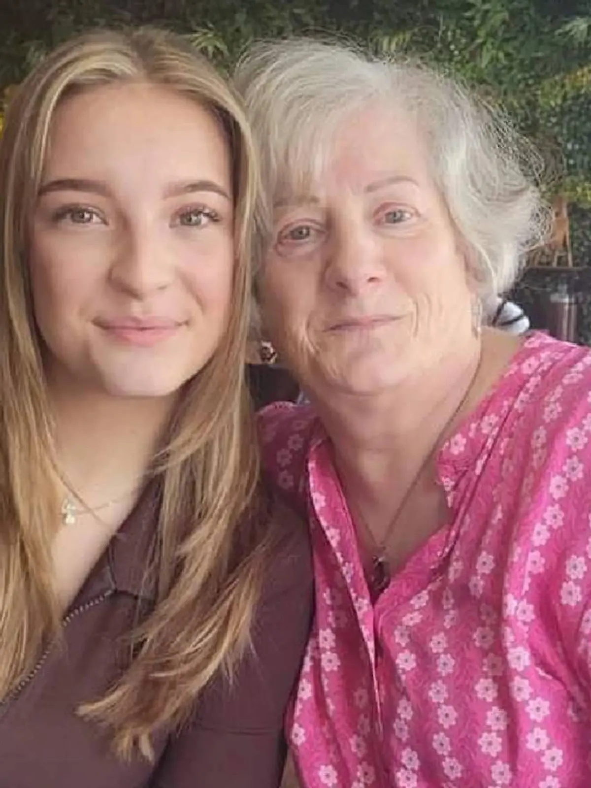 Leila (15) und Anne (75)