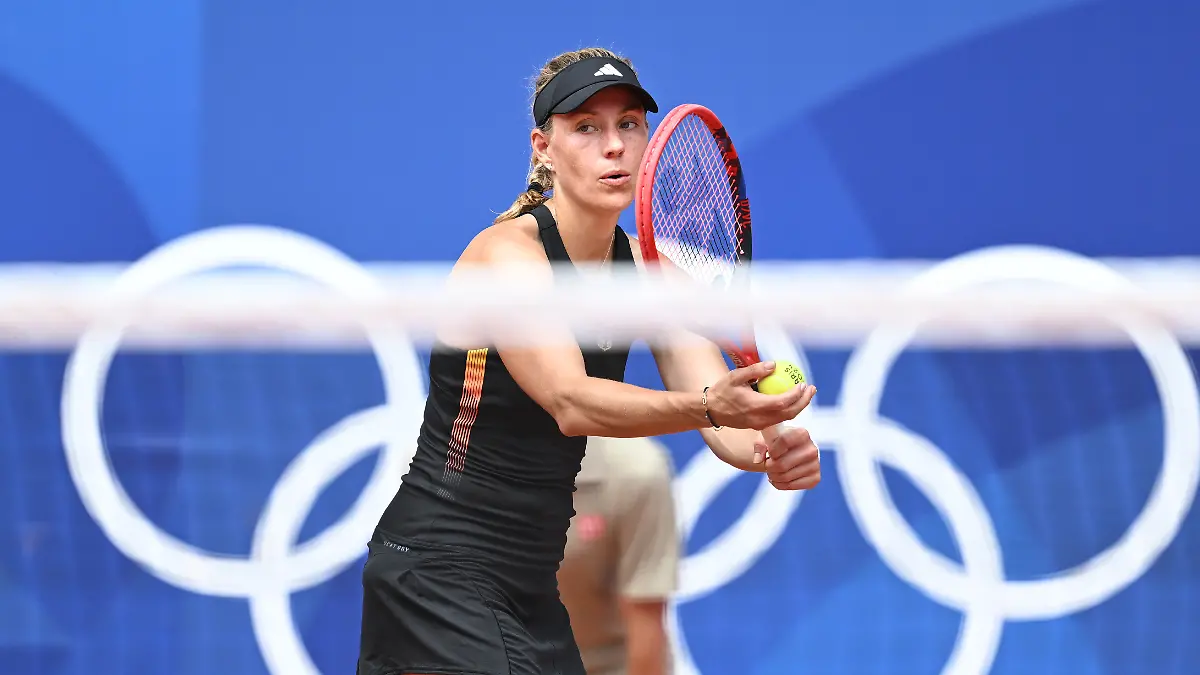 Olympia, Paris 2024, Tennis,Einzel, Damen, Viertelfinale, Kerber (Deutschland) - Zheng (China), Angelique Kerber in Aktion.