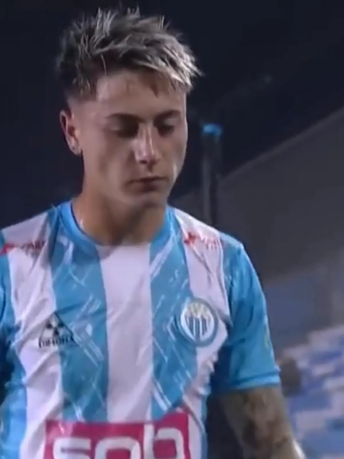 Lonel Ovejero kassierte eine der vermeidbarsten Roten karten der Fußballwelt.