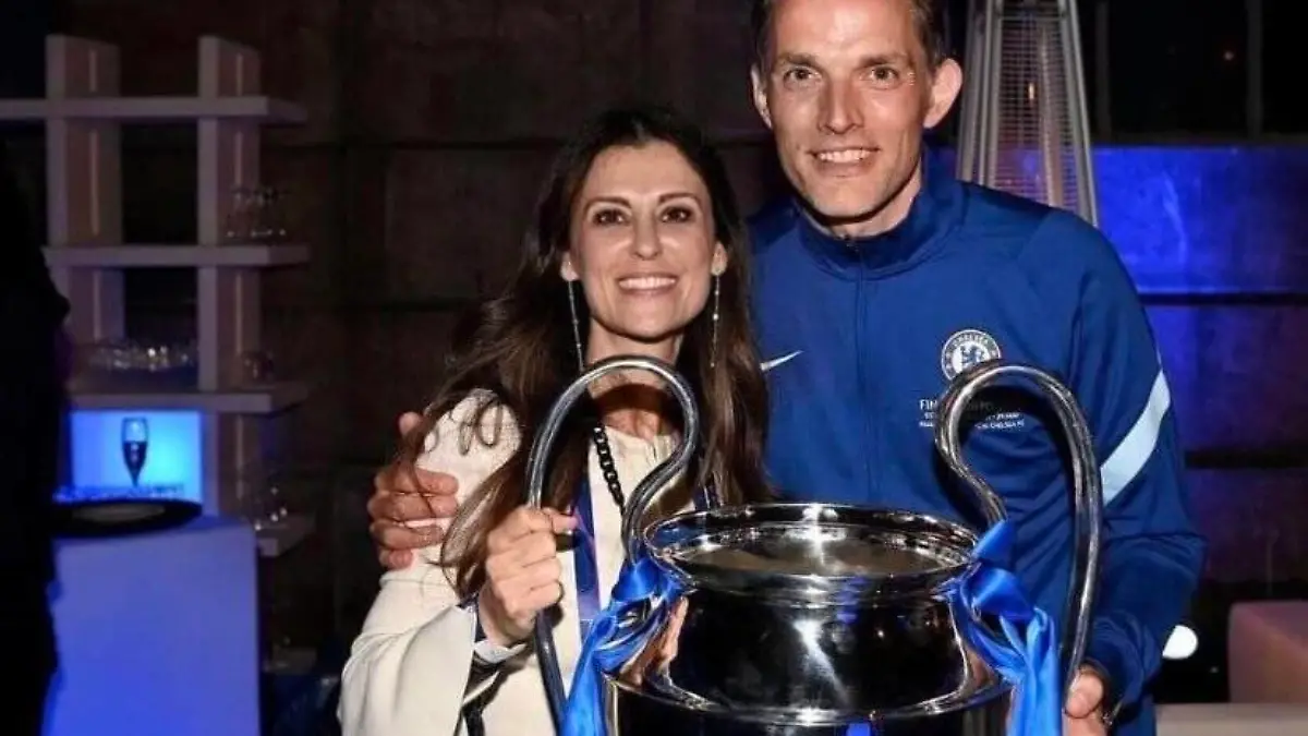 February 22, 2022: Marina Granovskaia junto al to cnico del Chelsea, Thomas Tuchel, tras ganar la Champions League. Foto: Twitter - ZUMAla2_ 20220222_zaa_la2_008 Copyright: xLaxNacionx