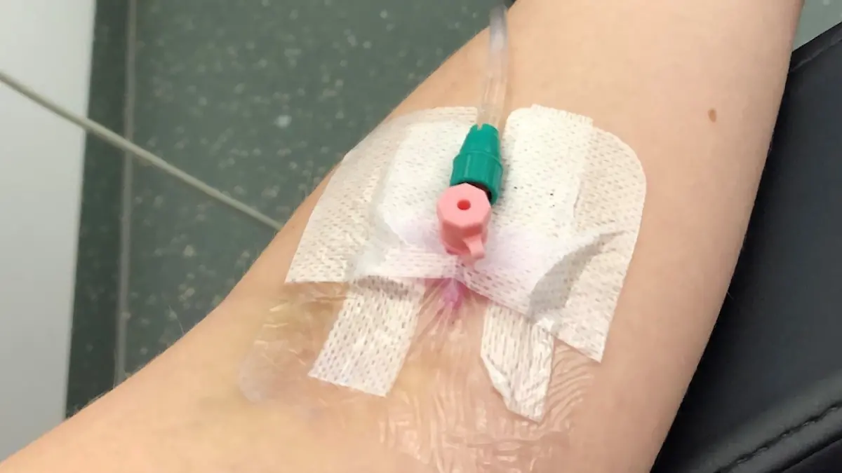 Aljona während ihrer Immuntherapie im Krankenhaus. 