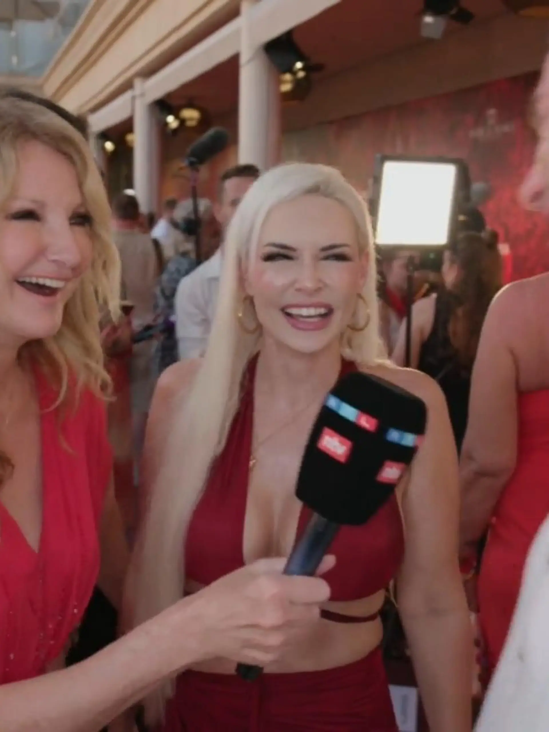 Bild zu: "Die Katze und ihr Lucas - intime Geständnisse auf Red Carpet"