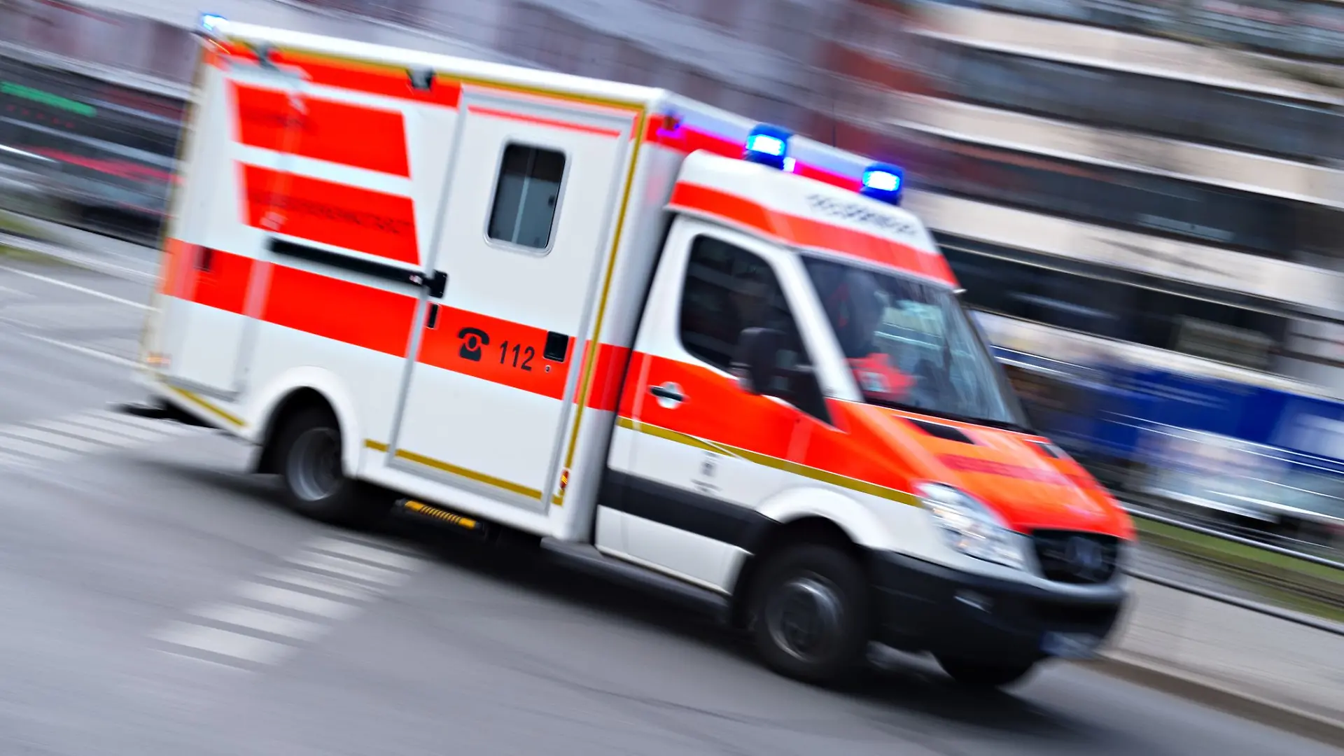 Zwei Menschen wurden bei dem Unfall verletzt. (Symbolbild)