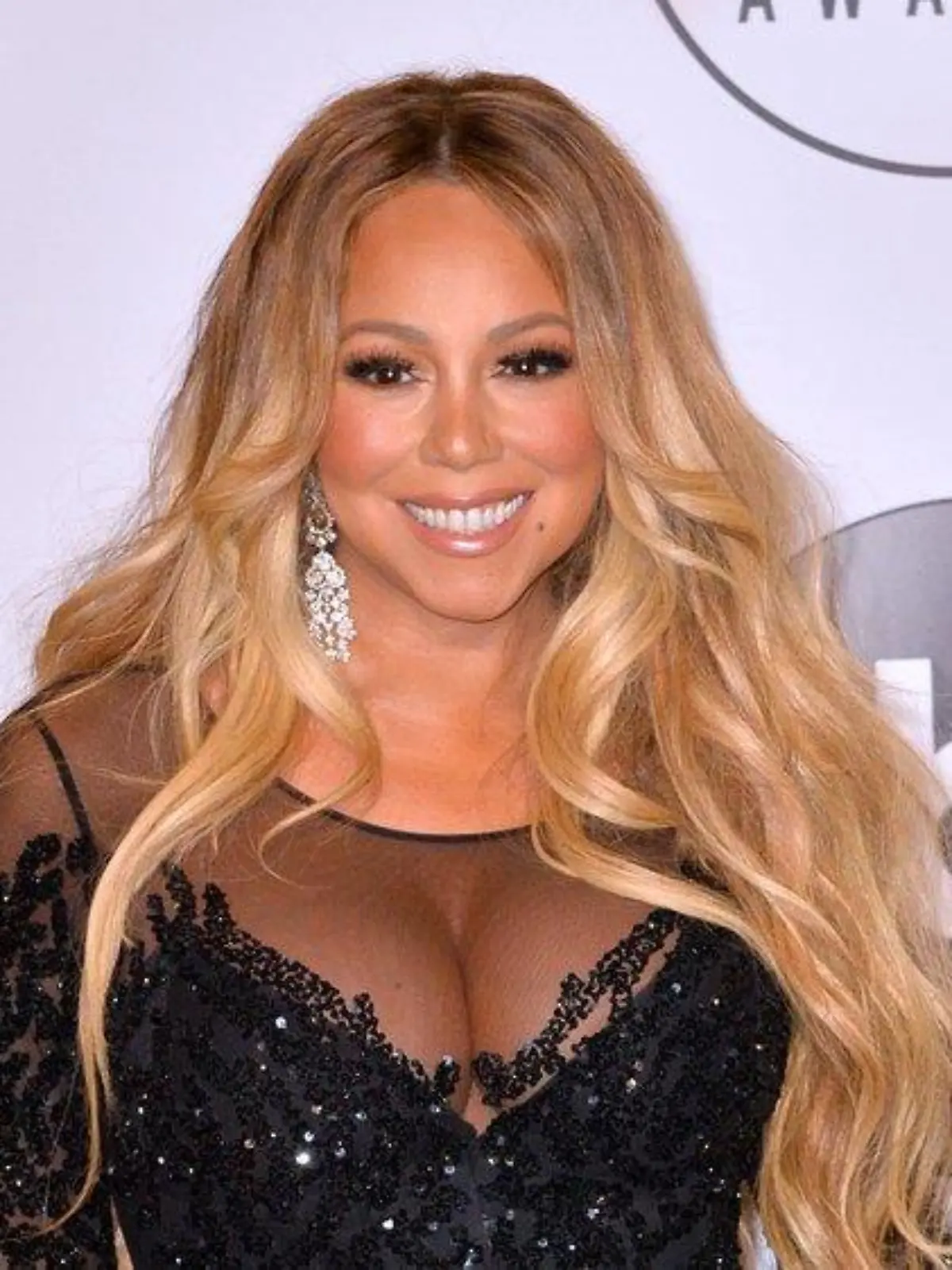 Mariah Carey gibt "bisher größte Weihnachtstournee" bekannt
