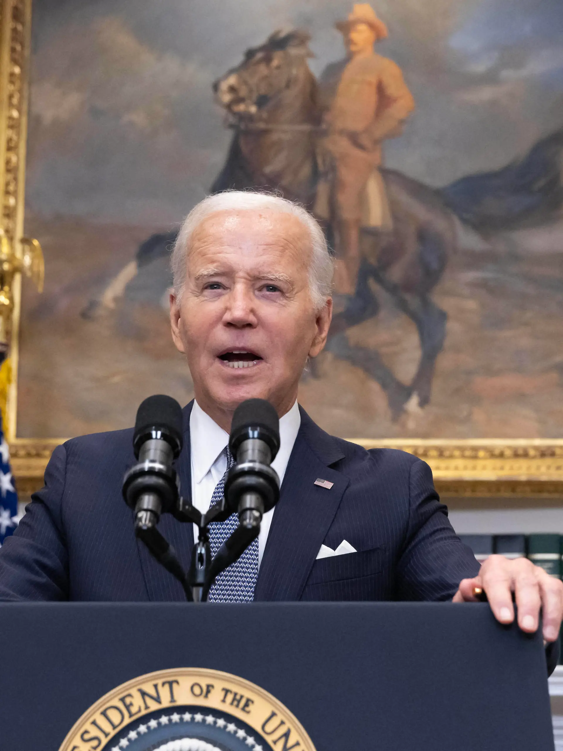 US President Joe Biden delivers remarks in the Roosevelt Room of the White House US President Joe Biden delivers remarks in response to the decision by the United States Supreme Court to block his administrations student loan forgiveness plan, in the Roosevelt Room of the White House in Washington, DC, USA, 30 June 2023. The decision by the Supreme Court prevents the Biden administration from delivering a plan to provide student debt relief to borrowers making less than 125,000 USD per year. WASHINGTON DC United States PUBLICATIONxNOTxINxFRAxSPAxUKxUSAxBELxPOL Copyright: xPool/ABACAx 859066_005 Pool/ABACAx 859066_005