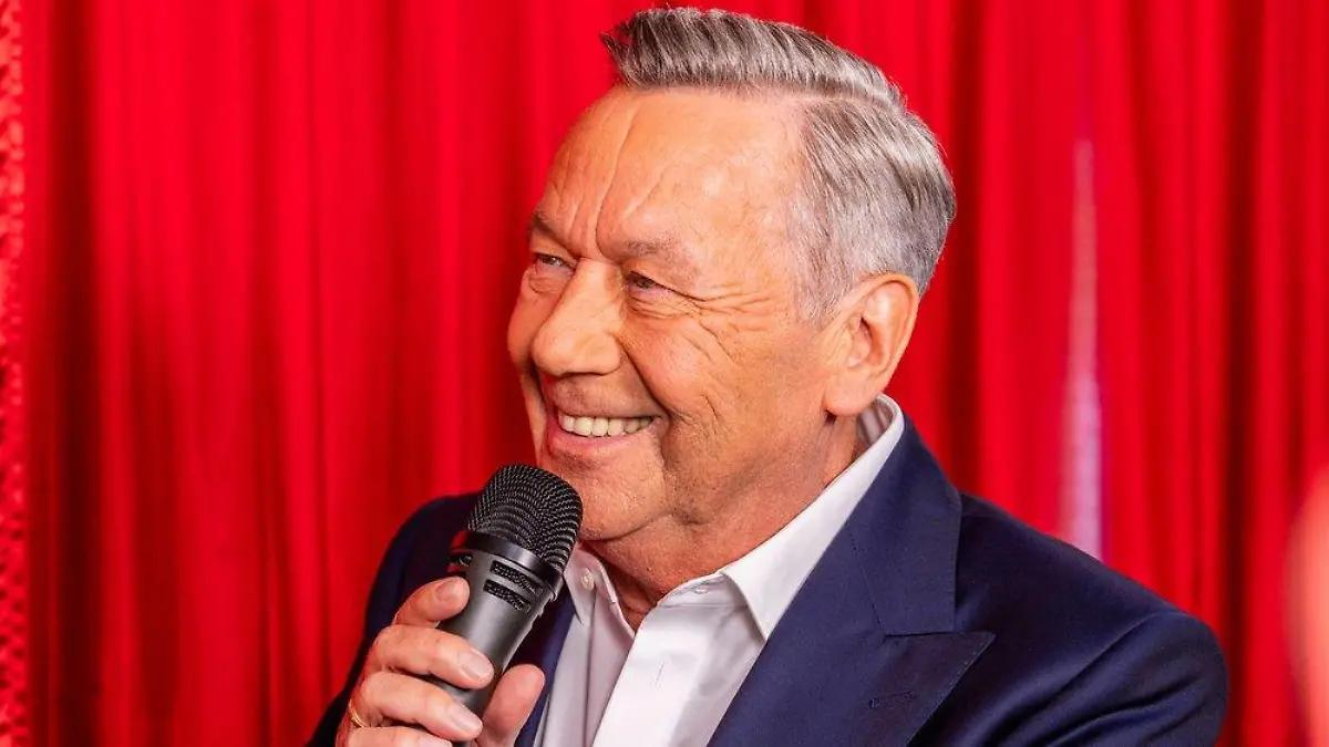 Roland Kaiser: Lichtermeer bei 53. "Kaisermania" in Dresden