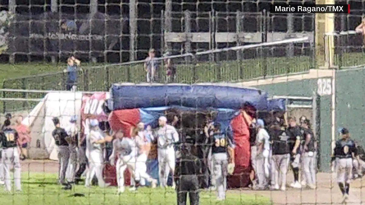 Laut Polizeiberichten fliegt die Hüpfburg rund 4 bis 6 Meter in die Luft.