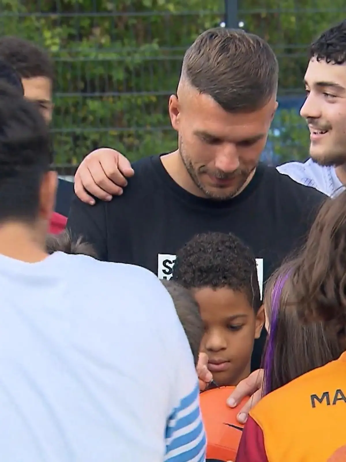 Bild zu: "Poldi kritisiert die Arbeitsmentalität"