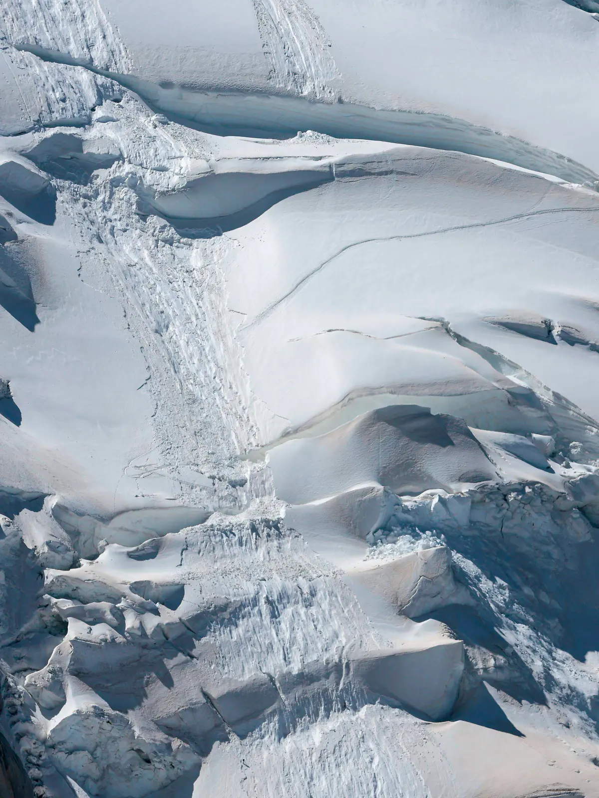 Der Mont Blanc ist wegen seiner Höhe von mehr als 4.800 Metern den Wetterbedingungen extrem ausgesetzt, immer wieder kommt es zu schweren Unglücken.