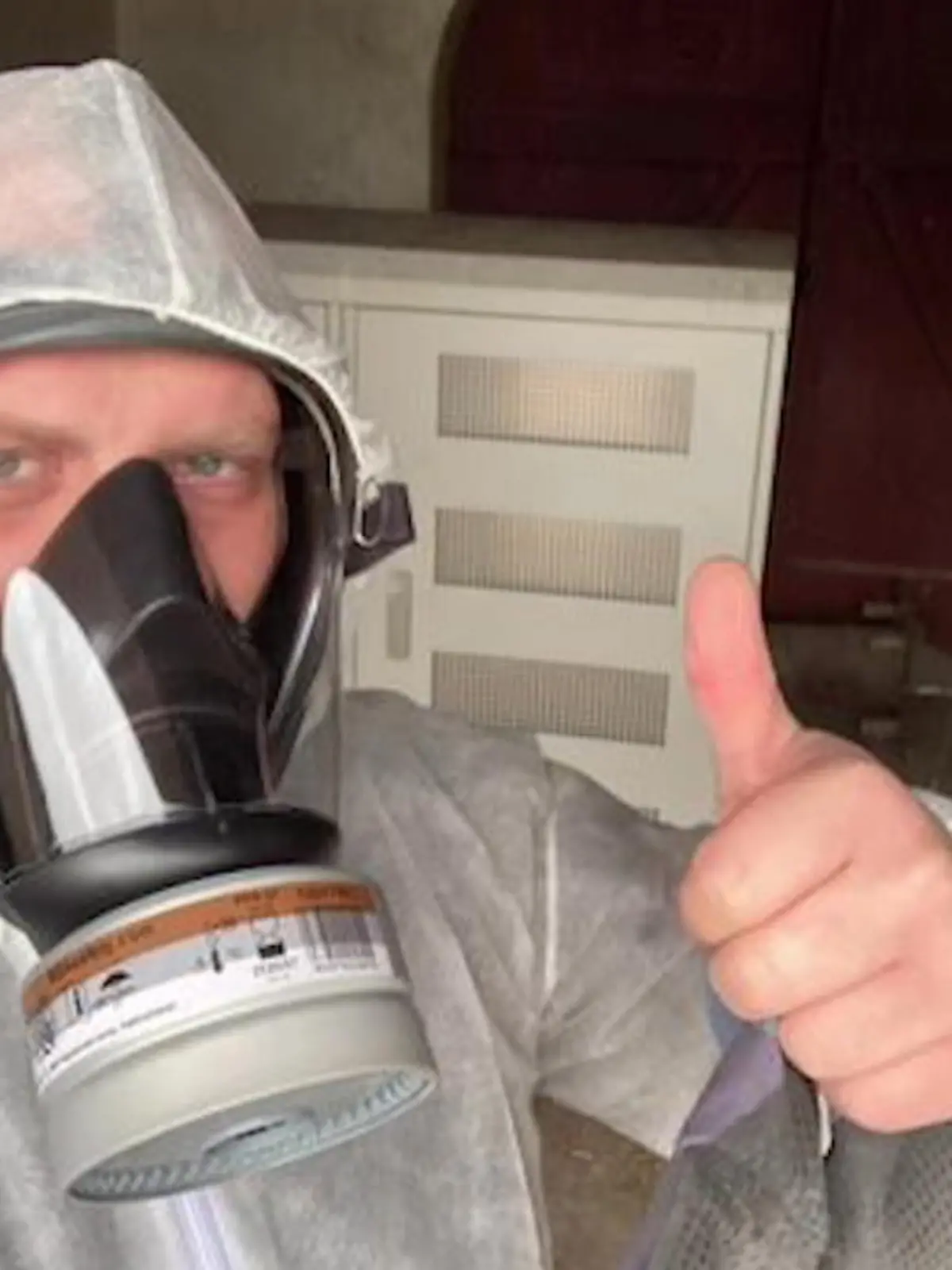 Nico ist Tatortreiniger und bekommt in seinem Job ganz schön ekelige Dinge und Orte zu sehen - und die zeigt er seinen Followern auf TikTok. Mehr dazu im Video.