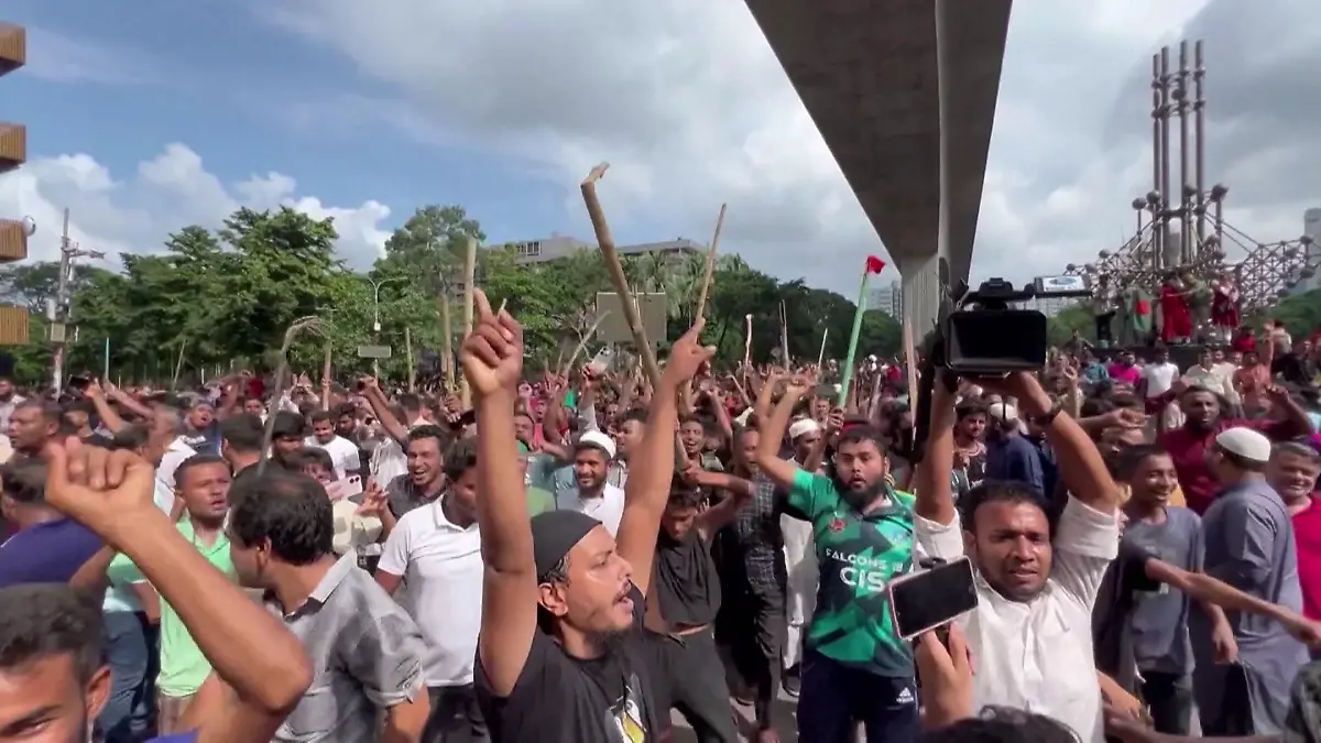 Hass auf Regierung entlädt sich Chaos in Bangladesch