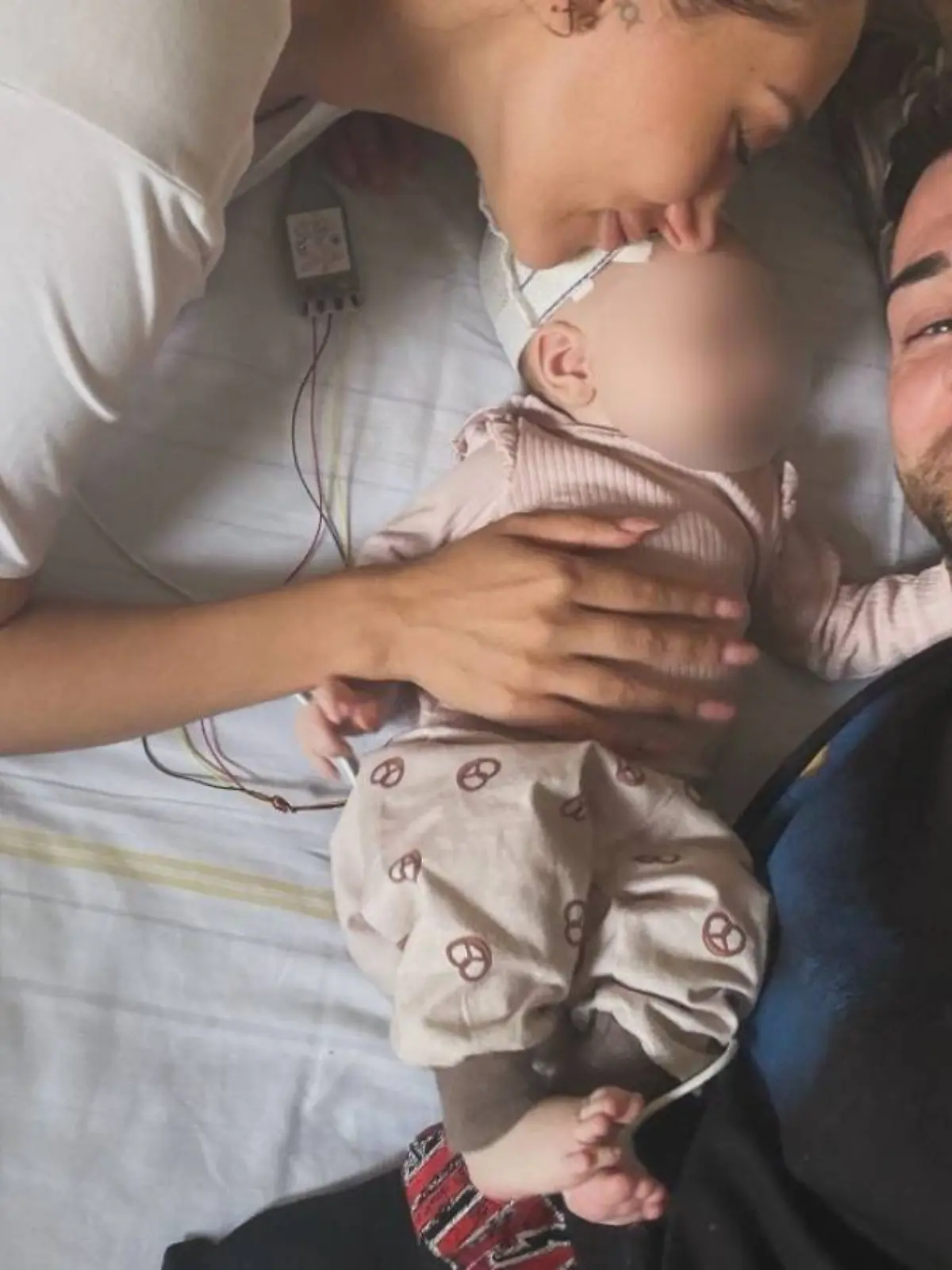 Samira und Serkan Yavuz mit Töchterchen Valea.