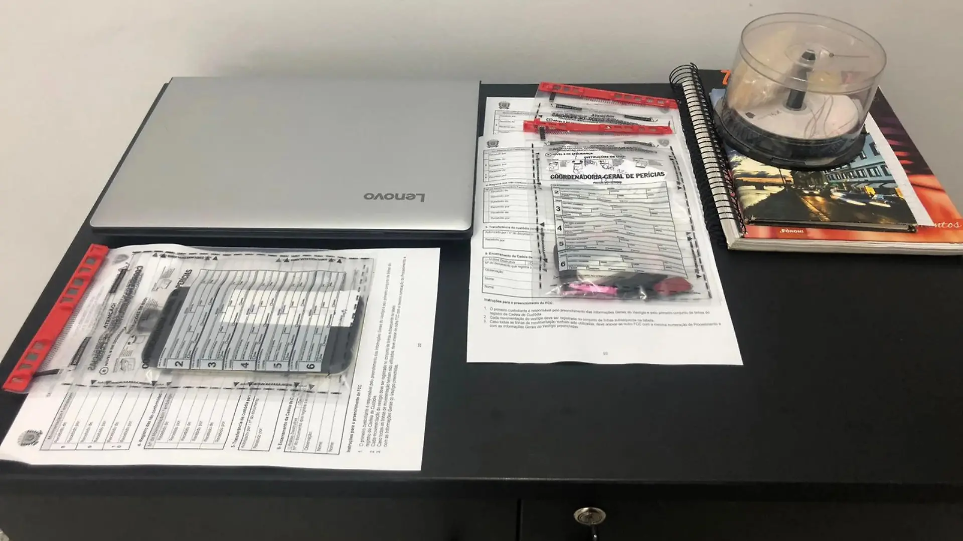Polizei beschlagnahmt Datenträger mit Pornos