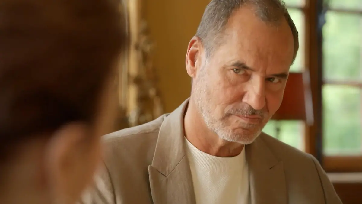 AWZ-Folge vom 13.08.24 auf RTL+: Richard ist über Friederikes Forderung empört