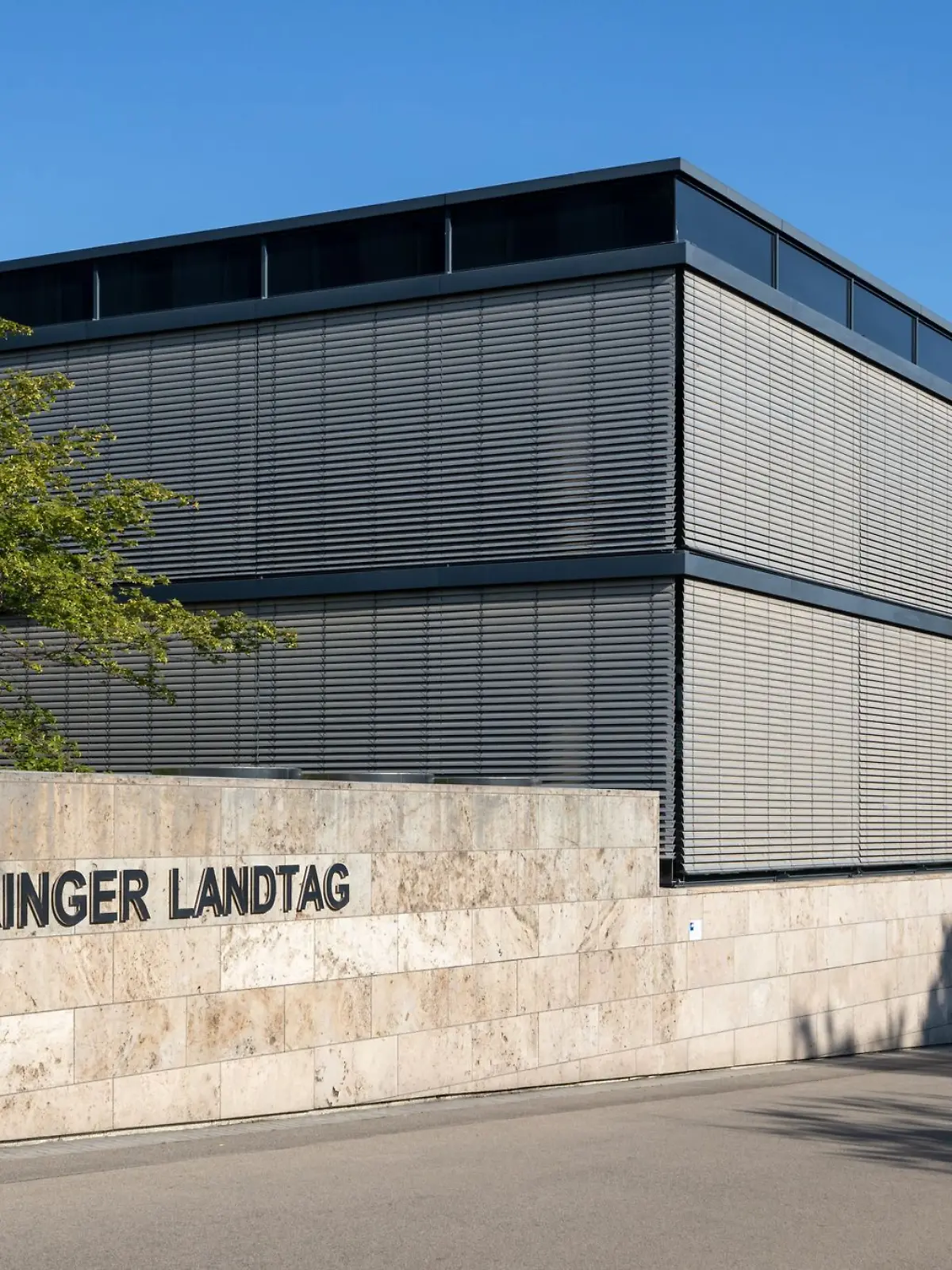 Bild zu: "Polizei durchsucht Büro von Landtagsabgeordnetem"