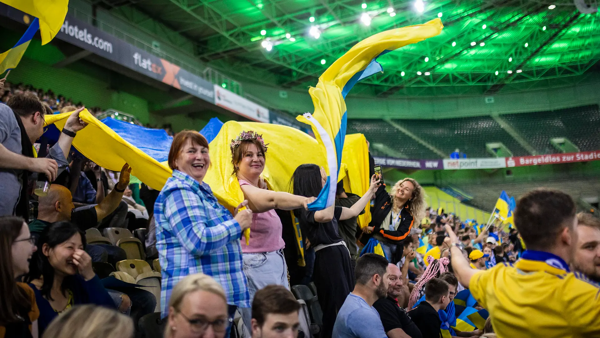 Ukrainische Fans im Borussia Park Borussia Mönchengladbach - Ukraine 11.05.2022, Fussball Saison 2021/22 Foto: Moritz Müller *** Ukrainian fans at Borussia Park Borussia Mönchengladbach Ukraine 11 05 2022, football season 2021 22 Photo Moritz Müller
