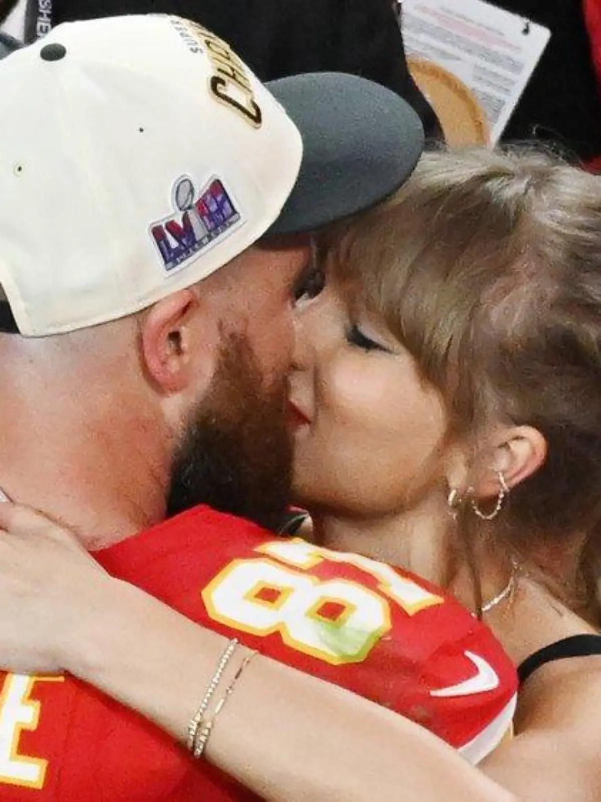 Taylor Swift und Travis Kelce: Das ist ihre Liebesgeschichte