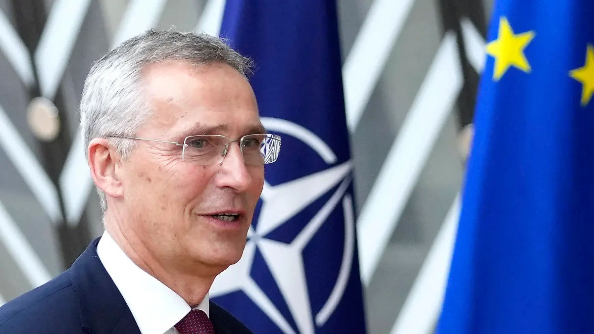 ARCHIV - 29.06.2023, Belgien, Brüssel: NATO-Generalsekretär Jens Stoltenberg kommt zu einem EU-Gipfel im Gebäude des Europäischen Rates. Stoltenberg soll ein weiteres Jahr Generalsekretär der Nato bleiben. Die Mitgliedstaaten hätten vereinbart, das Mandat des Norwegers bis zum 1. Oktober 2024 zu verlängern, teilte das Verteidigungsbündnis am Dienstag in Brüssel mit. Foto: Virginia Mayo/AP +++ dpa-Bildfunk +++