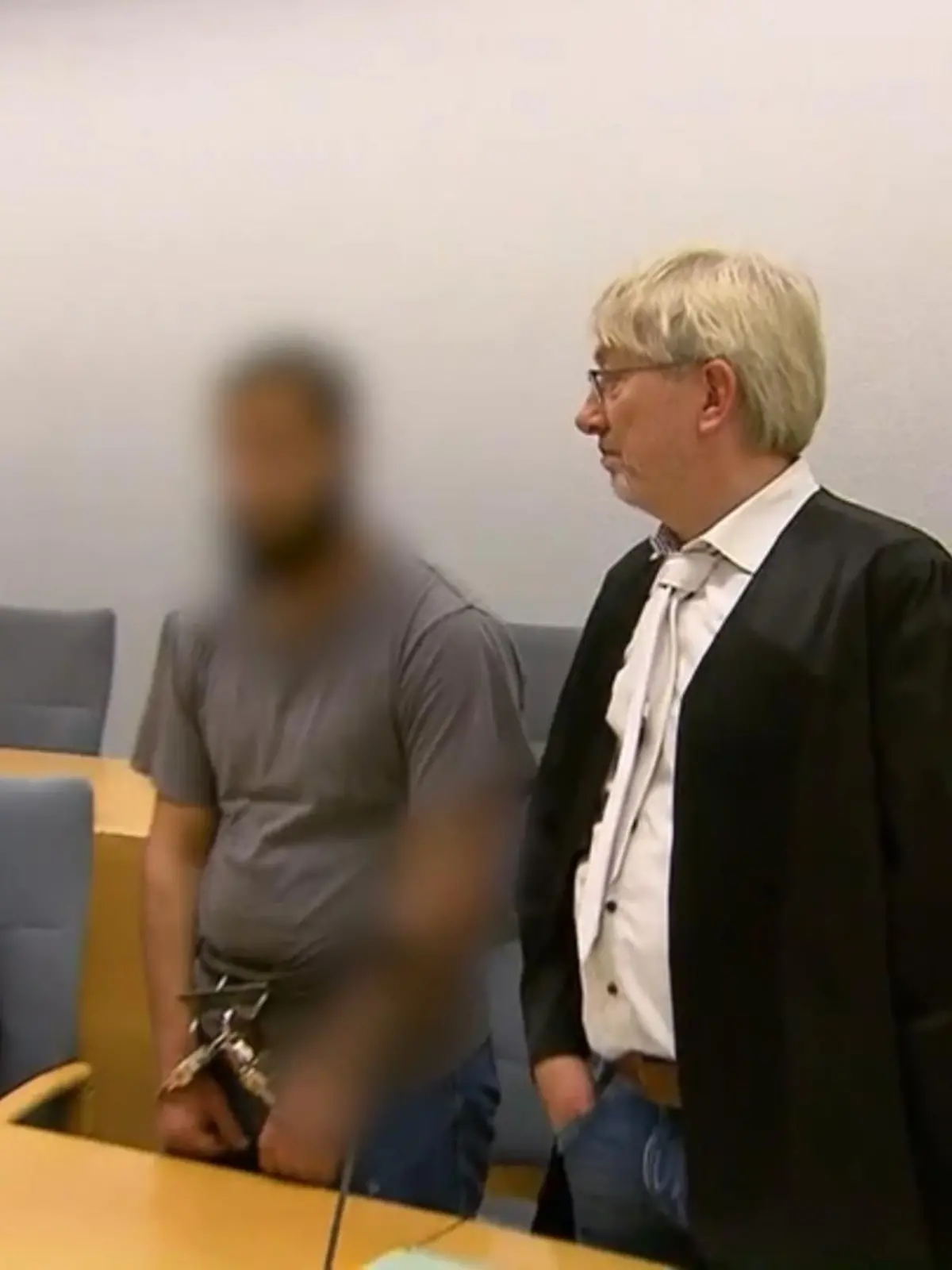Bild zu: "Kehle durchgeschnitten"