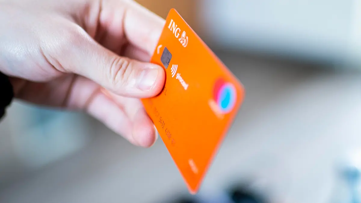 Eine Bankkarte der Bank ING DiBa. Foto: Kirchner-Media/Wedel