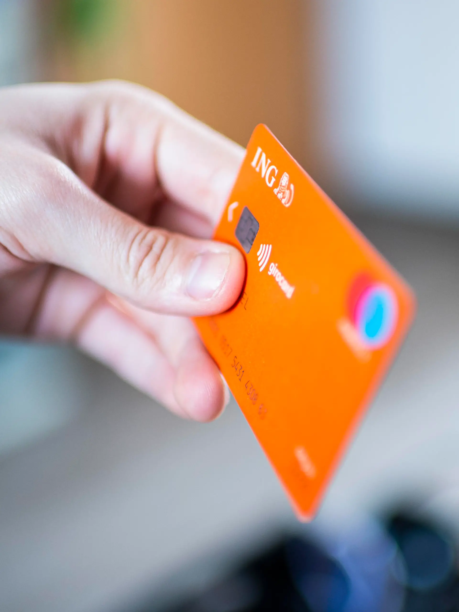 Eine Bankkarte der Bank ING DiBa. Foto: Kirchner-Media/Wedel