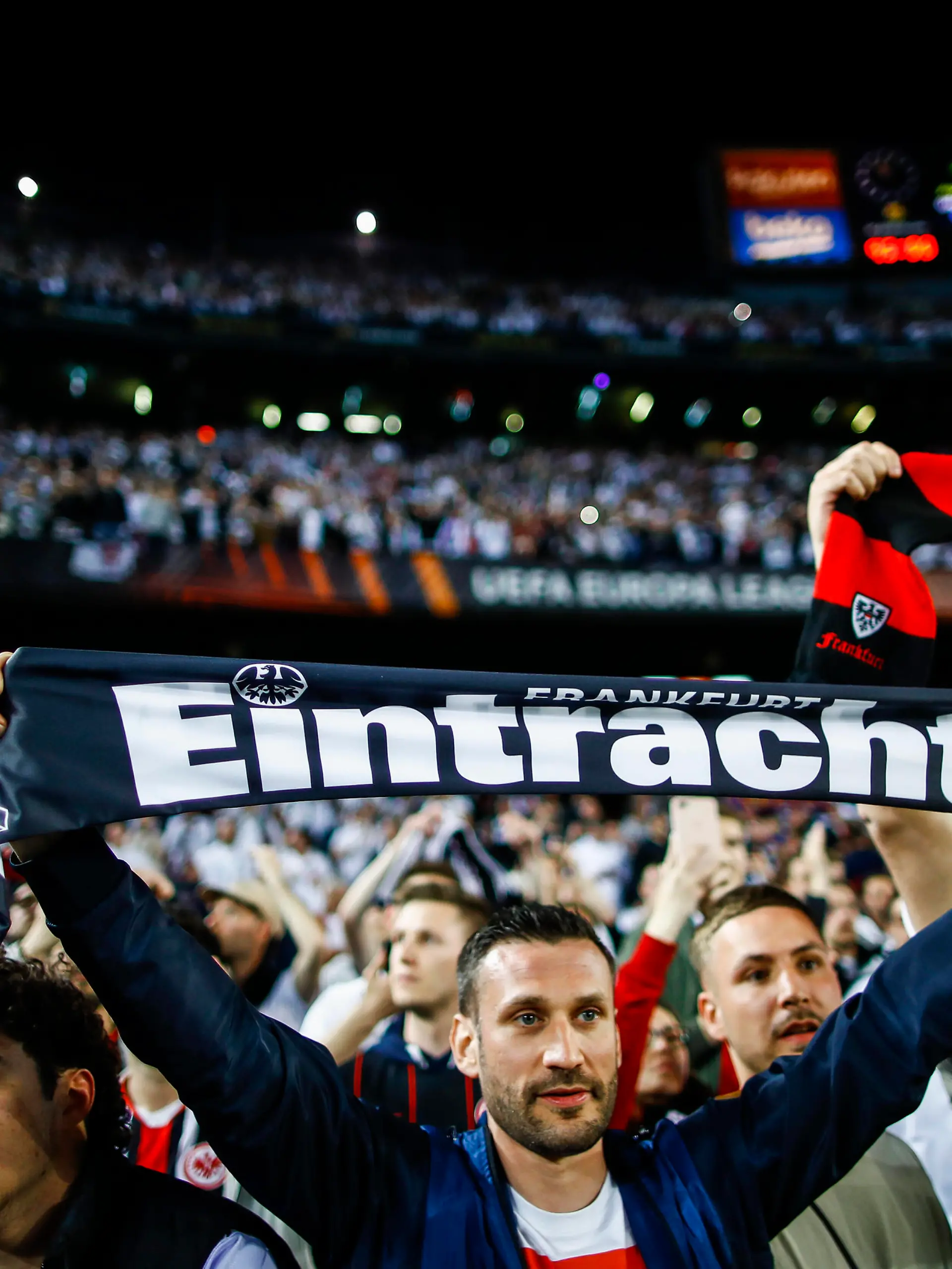  FC Barcelona, Barca V Eintracht Frankfurt - Europa League Eintracht Frankfurt fans celebrates the victory during the second leg quarter finals of Europa League match between FC Barcelona and Eintracht Frankfurt at Camp Nou Stadium on April 14, 2022 in Barcelona, Spain. Barcelona Spain PUBLICATIONxNOTxINxFRA Copyright: xXavierxBonillax originalFilename:bonilla-fcbarcel220414_npFzQ.jpg