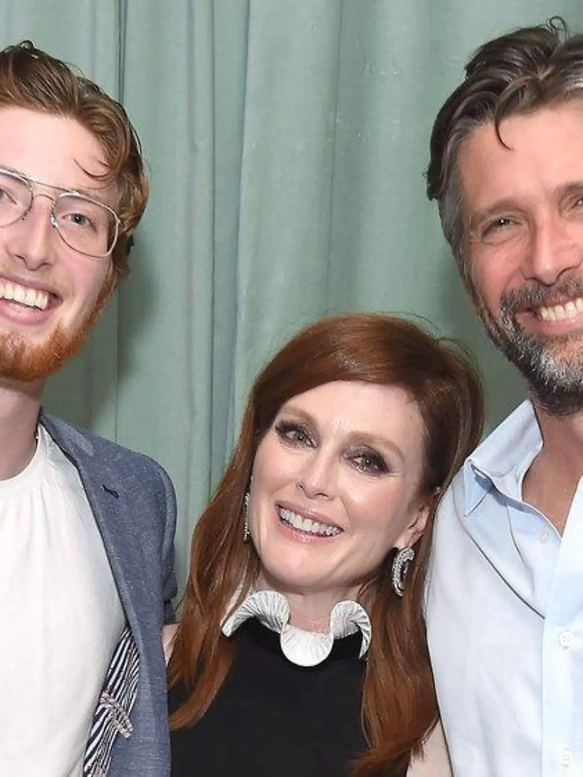Sohn verlobt: Halb Hollywood freut sich mit Julianne Moore