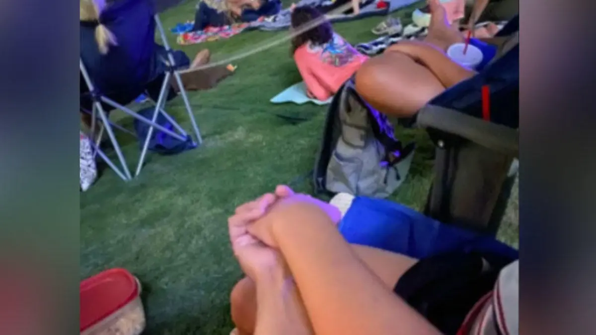 Dieses Bild, das gerade für reichlich Verwirrung im Netz sorgt, stammt von einem Musikfestival und wurde auf Reddit gepostet.