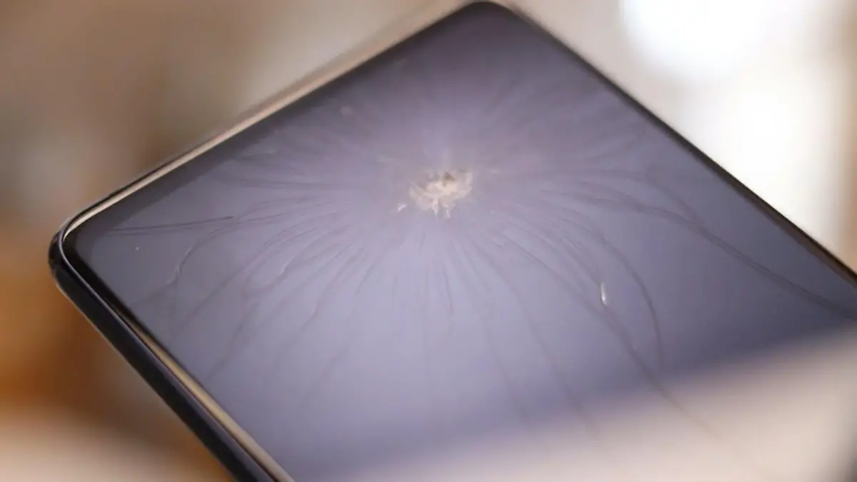 Smartphone-Reparaturen im Test Handy Schrott - und jetzt?