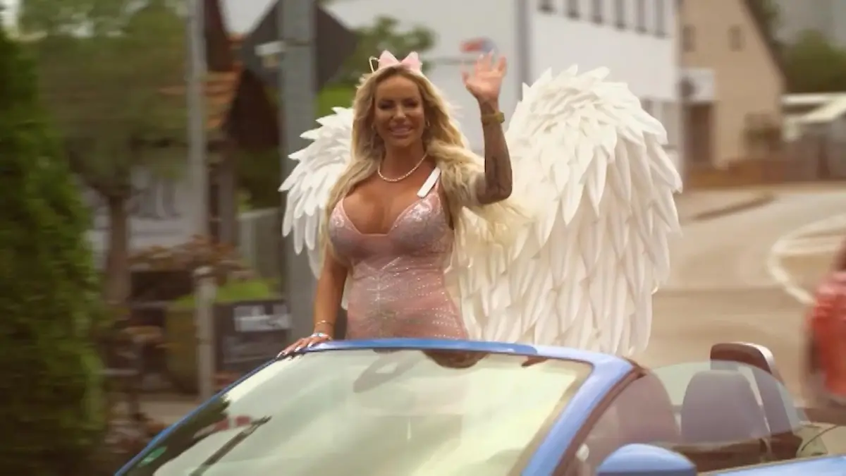 Engelsgleiche Gina-Lisa Lohfink über ihr Make-Up als „Schutz” VIP News von Jens Prewo