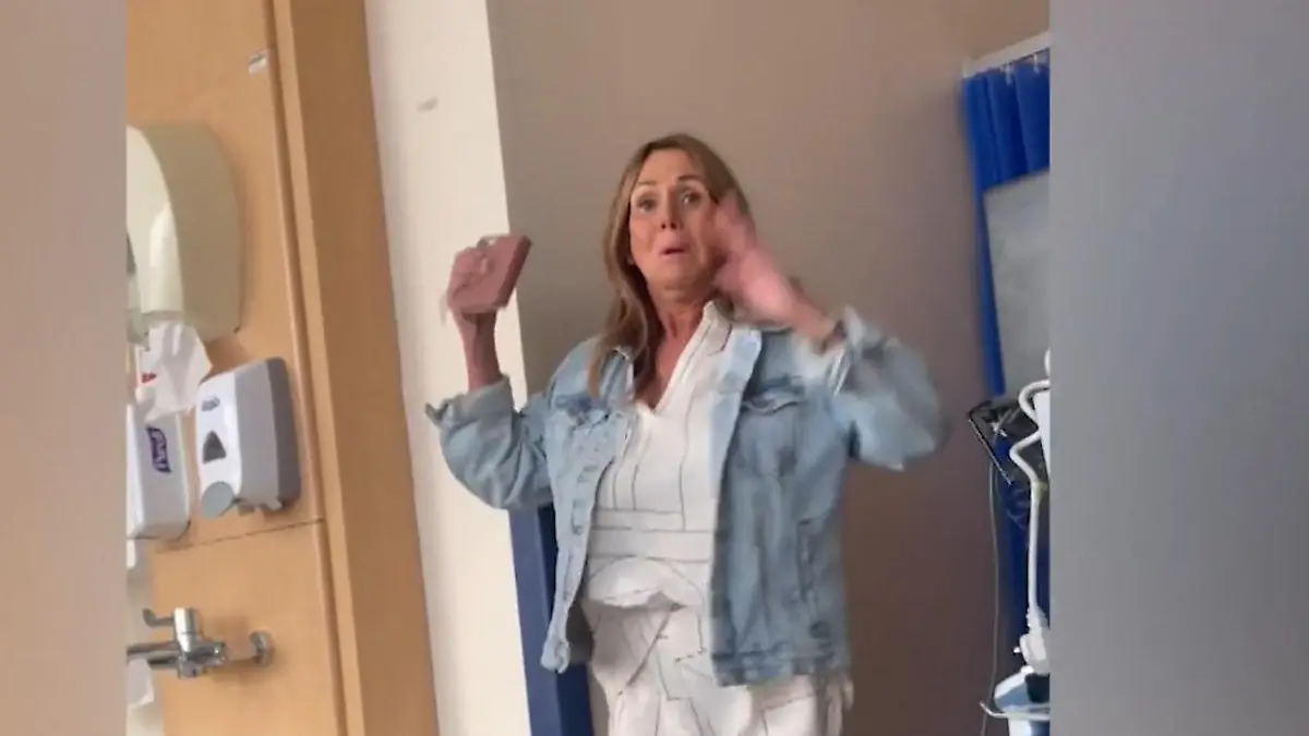 Das Kind ist schon da?! Tochter überrascht Omi mit Enkelchen Diese Nachricht haut sie fast um!