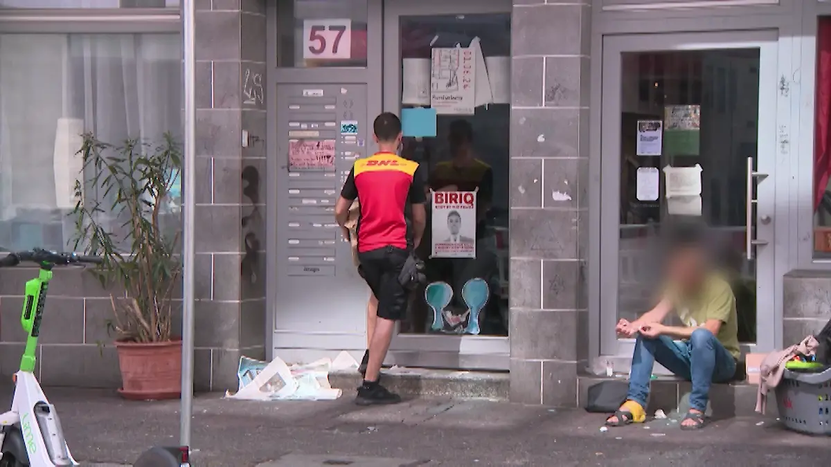 Für Paketbote Metin ist das Alltag im Frankfurter Bahnhofsviertel 