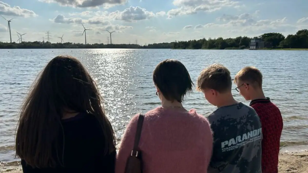 Die vier Jugendlichen zurück am Bremer Badesee