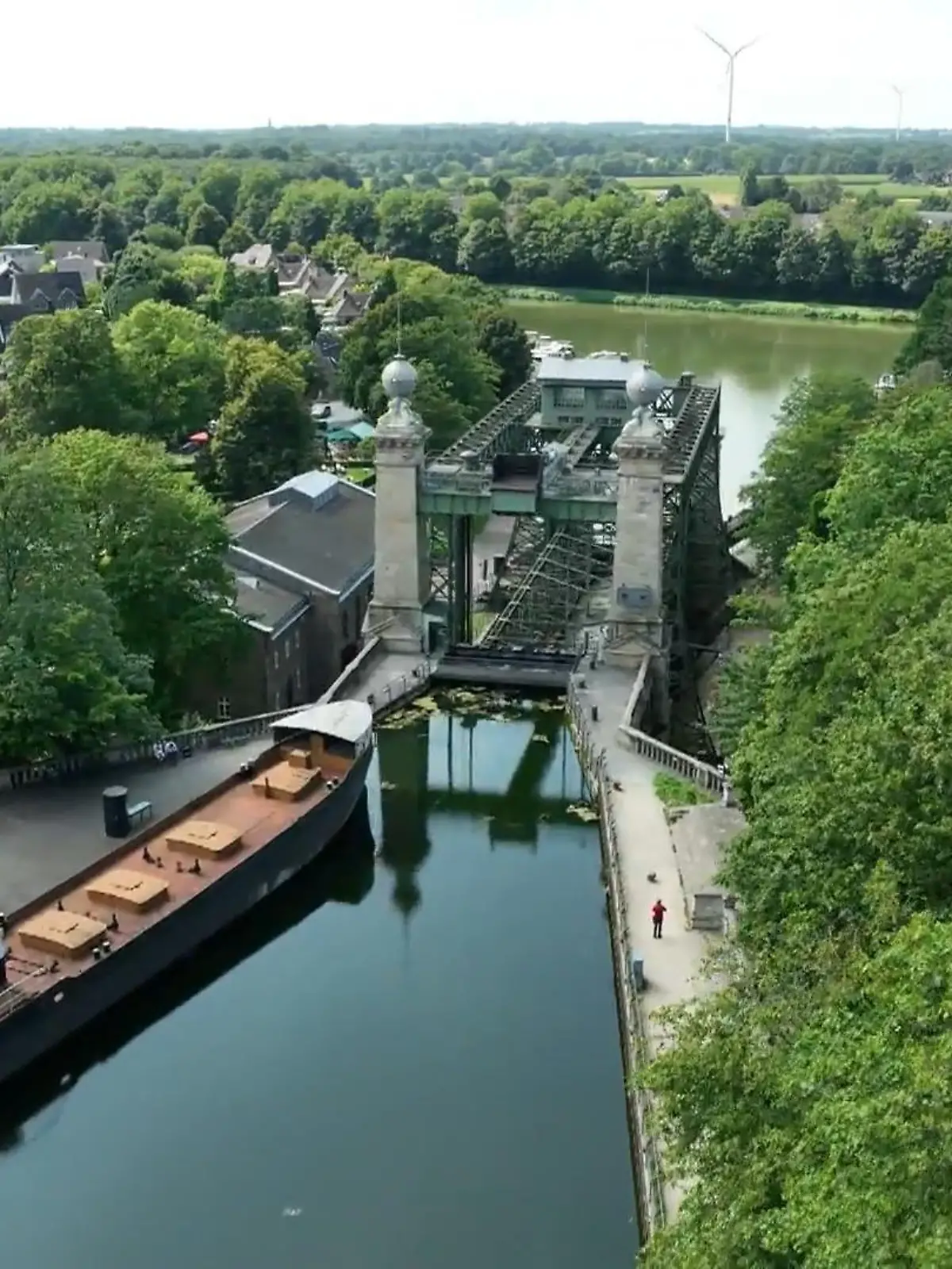 Bild zu: "125 Jahre Schiffshebewerk Henrichenbur"